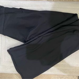 Flare old navy yoga pants/leggings kids xl in black with pockets